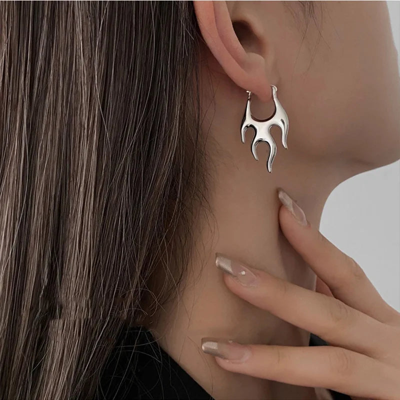 LATS Personality Exaggerated Metallic Flame Hoop Earrings for Women Fashion Luxury Versatile Jewelry Accessories Wholesale