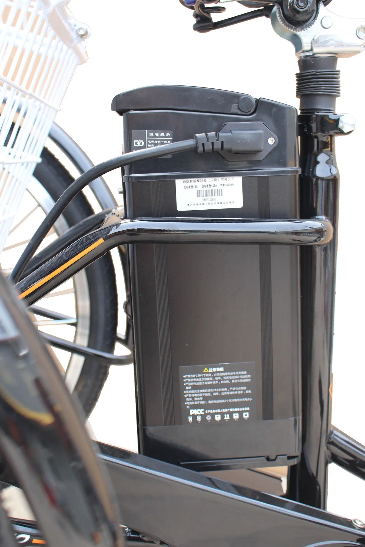 Electric Tricycle Model 350W Motor 36V 10Ah Battery Electric Tricycle With Basket Cargo E-Bike