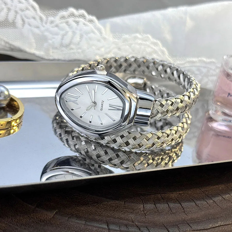 Simplified Design Hollow Snake Wrapping Open Bracelet Elegant Quartz Watch for Women Luxury Fashionable Wristwatch