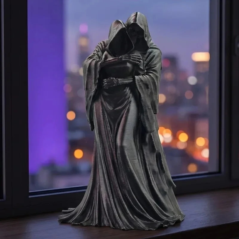 1pc Halloween Ghost Ornament，Dark-Style Grim Reaper Embracing Small Statue，Home Bookshelf Desktop Craft Decor Ornament