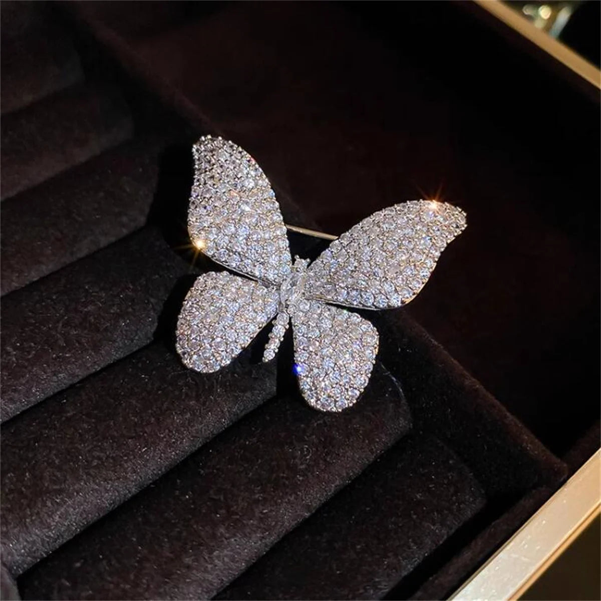 Luxury Butterfly Brooch, Exquisite Chest Flower Pin, Ladies' Jewelry Gift, Birthday Party Clothing Or Backpack, Suit Accessories