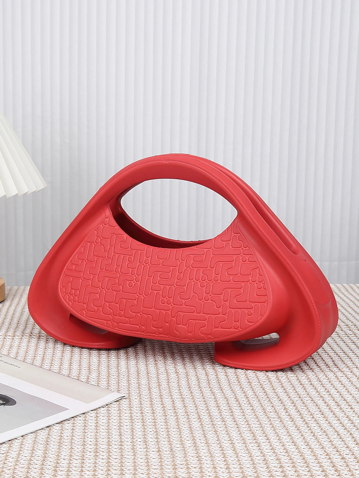 Unique Handheld Bag for Women's 2024 New Versatile Handheld Saddle Bag with a Small Texture for Casual Crossbody Bag
