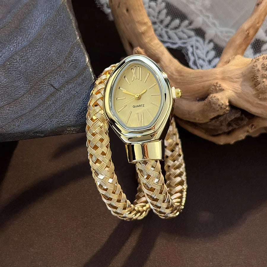 Simplified Design Hollow Snake Wrapping Open Bracelet Elegant Quartz Watch for Women Luxury Fashionable Wristwatch
