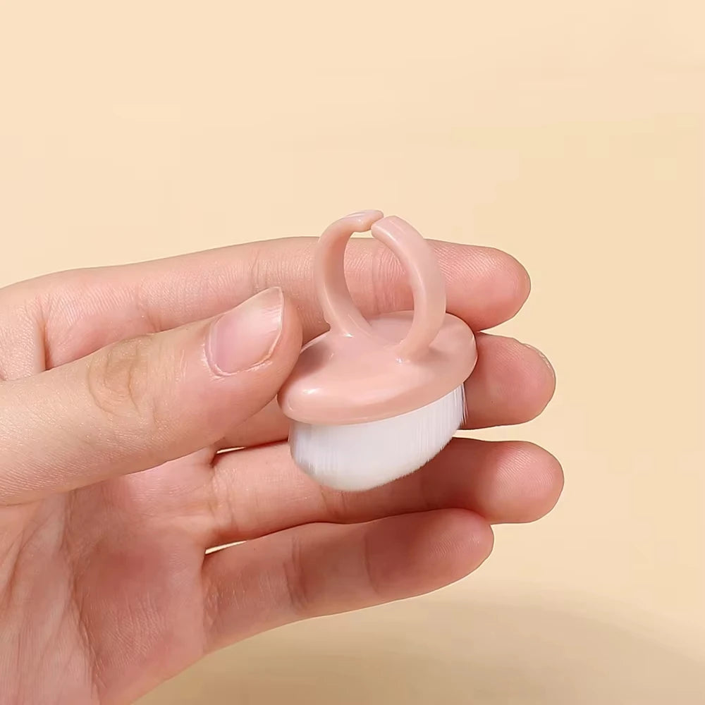 1Pcs Plastic Nails Art Dust Cleaning Brush Buckle Brush Oval Gel Dust Cleaning Make Up Ring-shaped Brush Manicure Tools