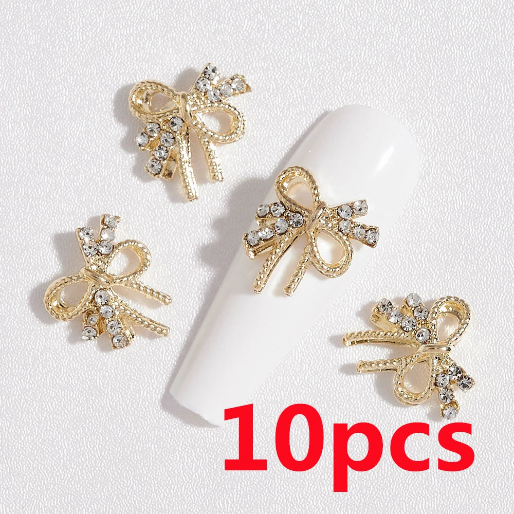 1 Bag Random Luxury Nail Art Dangle Jewelry  (Heart Bowknot)  Mixed Style 3D Nail Art Charms Tassel Design Alloy Nail Art Dangle