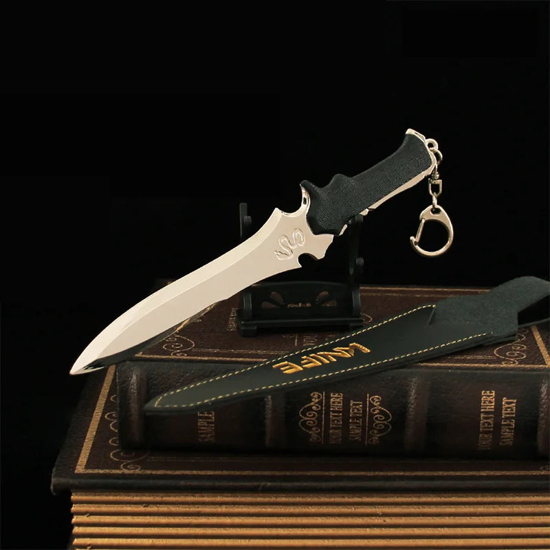 18cm Leon Knife Toy Sword with Holster Game Peripherals Outdoor Fun Safety Unsharpened Desktop Ornament Gifts Pendant