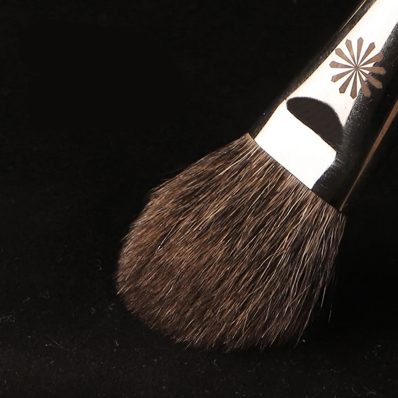 Piccasso Grey Makeup Brush 108 Blush Brush Soft Fleece Solid Wood Professional Smooth Delicate Blush Brush Facial Makeup Brush