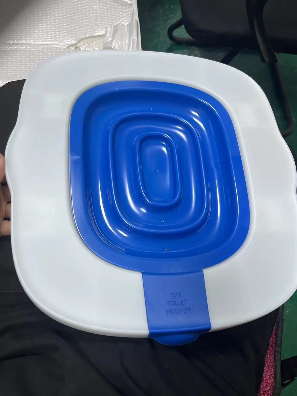 The Fourth Generation New Environmentally Friendly Cat Toilet Trainer, a Cat Environmentally Friendly Toilet