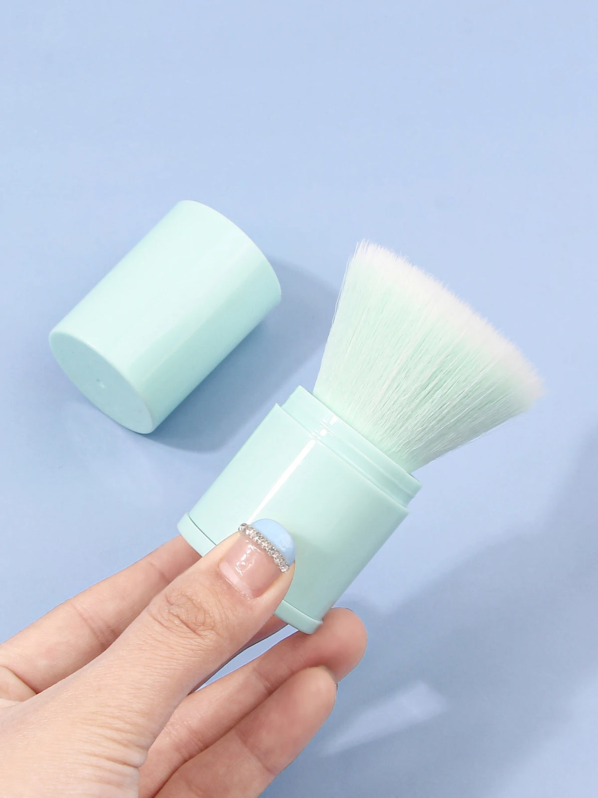 1pcs Portable Mini Retractable Blush Brush Soft Loose Powder Foundation Makeup Brush Multi Functional Beauty Makeup Tool
