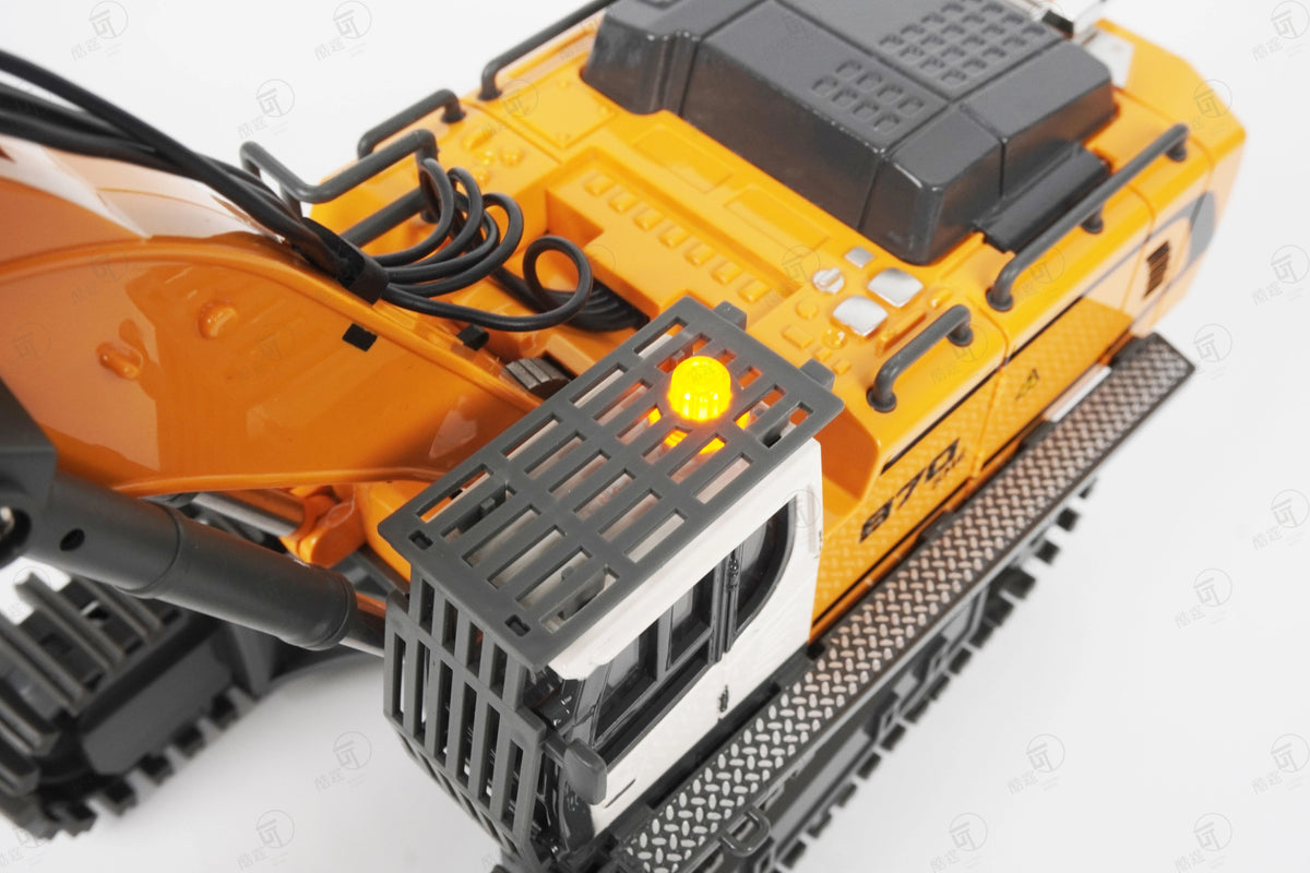 Mini Excavator 1/50 970 Electric Excavator Simulation Model With Lighting System Desktop Remote Control Excavator Model Toy