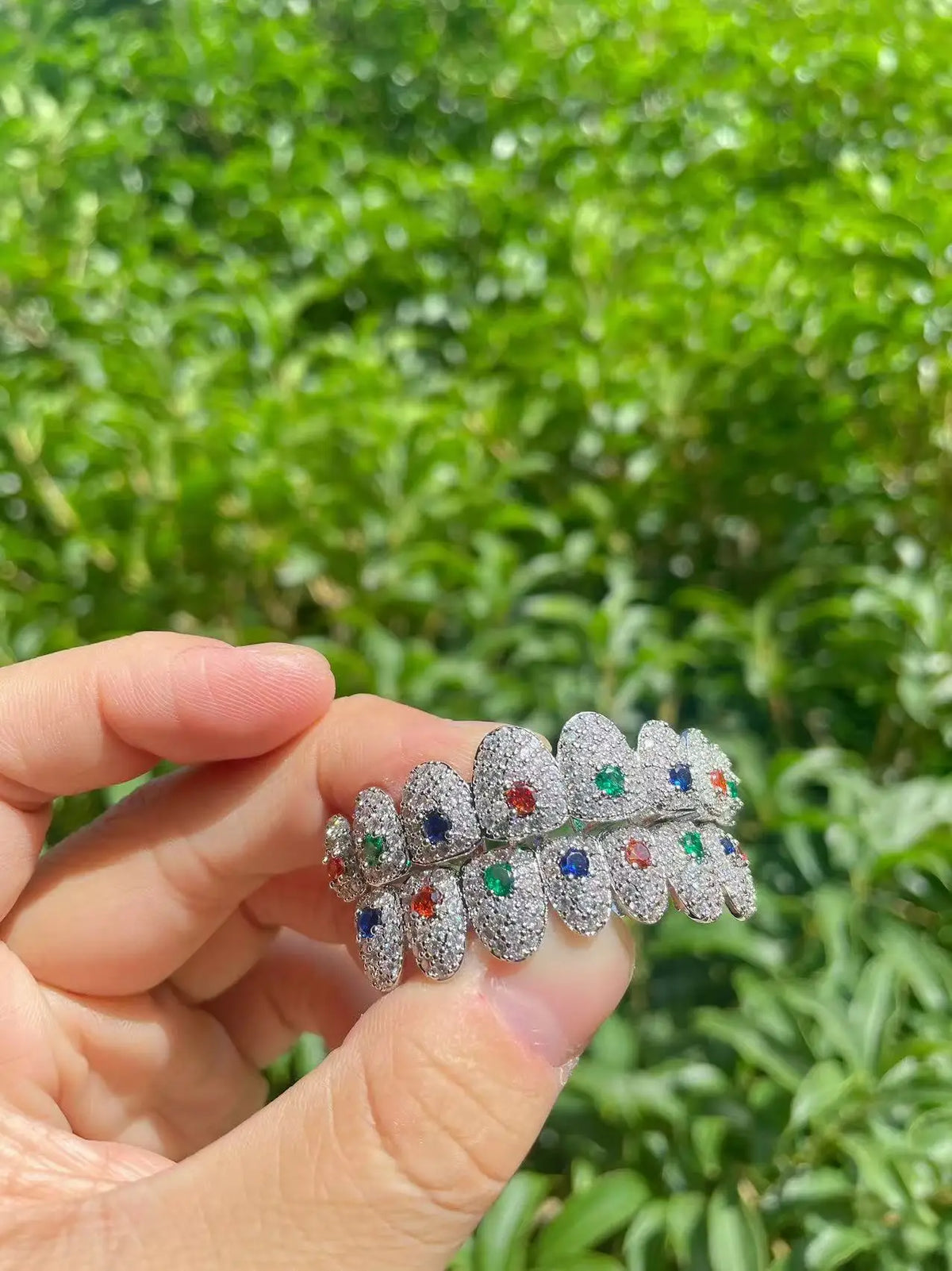 JINAOHip Hop Full Iced Out Colorful CZ stone Rainbow Grillz 8 Teeth Men Women Top&Bottom Grill Punk Rapper Halloween Christmas