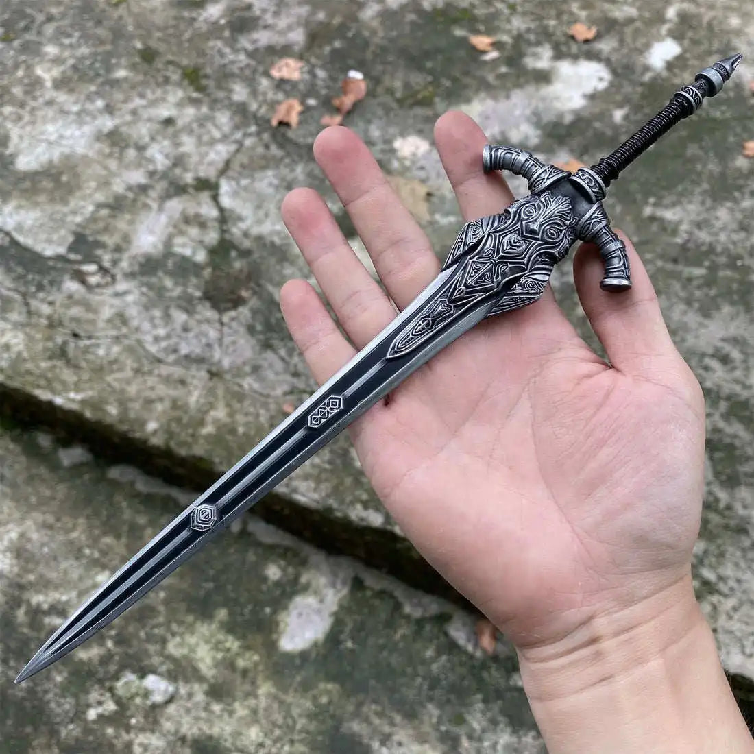 30cm Game Peripheral Wolf Knight Greatsword Desktop Ornament Model Knife Toy Unsharpened Decorations Sword Gifts Collections