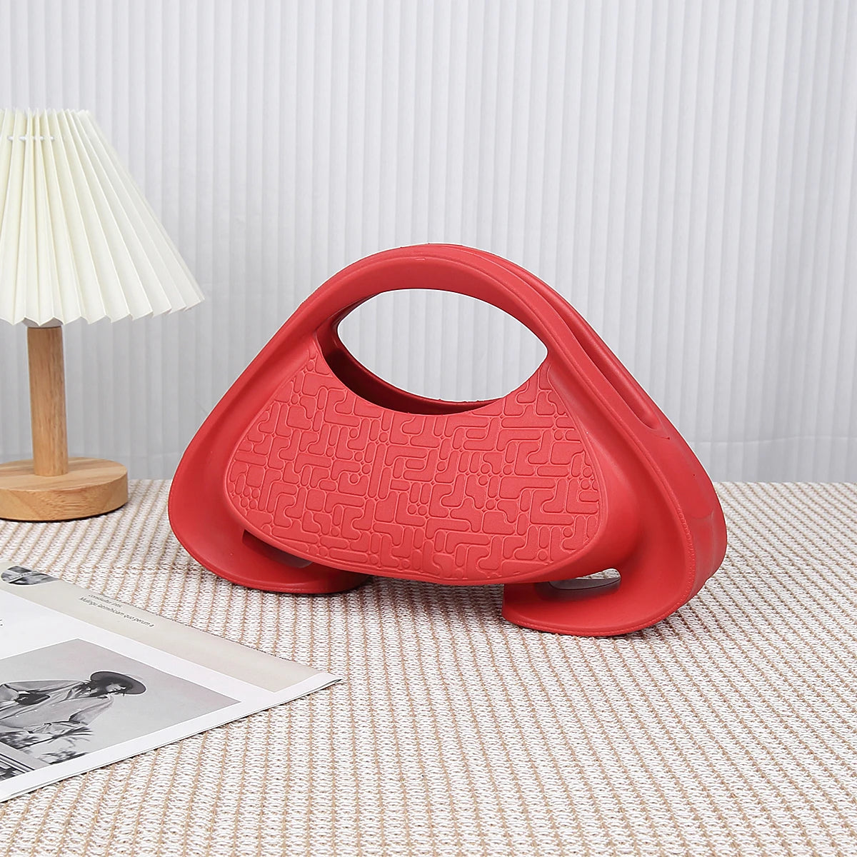 Unique Handheld Bag for Women's 2024 New Versatile Handheld Saddle Bag with a Small Texture for Casual Crossbody Bag