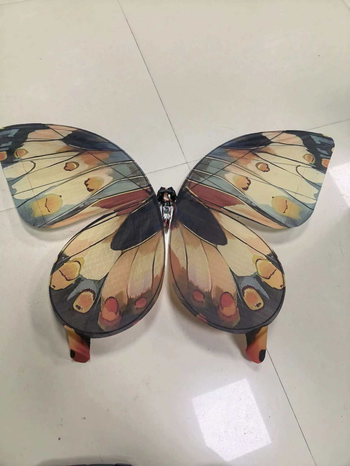 Remote Control Bionic Flapping Wing Butterfly Drone LED Light Ornithopter 2.4G RC Flying Butterfly Aircraft 7.4V Kids Gift