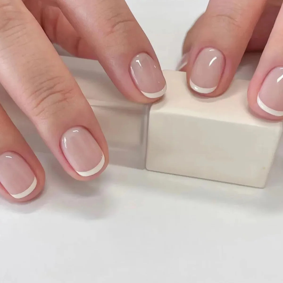 24Pcs Simple Square Head Fake Nail with nude design White Gradient French Press on False Nails Short Full Cover Nail Tips
