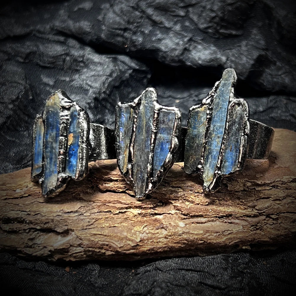 Natural Blue Crystal Ring Adjustable Open Design Vintage Rough Metal Setting Unique Flash Stone Jewelry for Boho Gothic Style