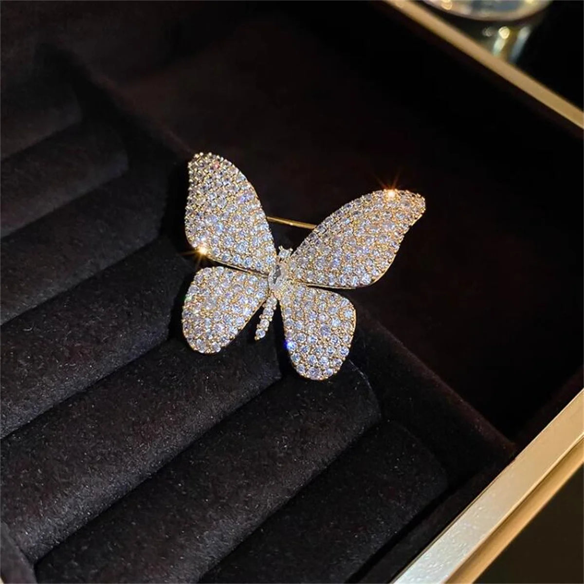Luxury Butterfly Brooch, Exquisite Chest Flower Pin, Ladies' Jewelry Gift, Birthday Party Clothing Or Backpack, Suit Accessories