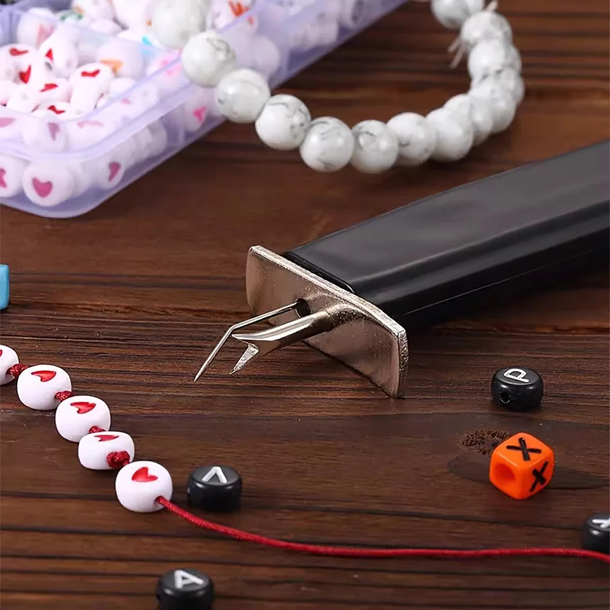 1 Bead Knotting Tool, Suitable for DIY Jewelry Making, Ensures Pearl Knotting, Suitable for Jewelry Designers and DIY Craftsmen, High-Quality Feel - Black