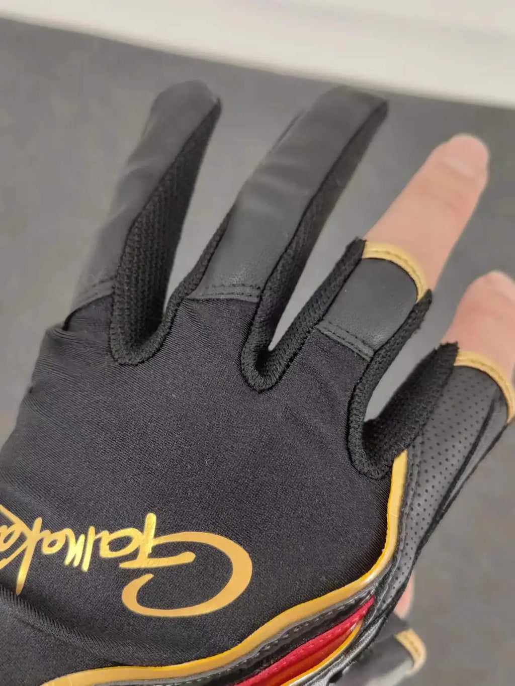 2023 New Gamakatsu Fishing Gloves Anti-Cut Fly Fishing Gloves UV Protection Outdoor Half-Finger Breathable Leather Sport Gloves