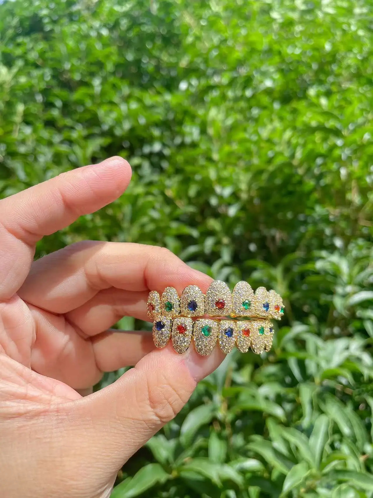 JINAOHip Hop Full Iced Out Colorful CZ stone Rainbow Grillz 8 Teeth Men Women Top&Bottom Grill Punk Rapper Halloween Christmas