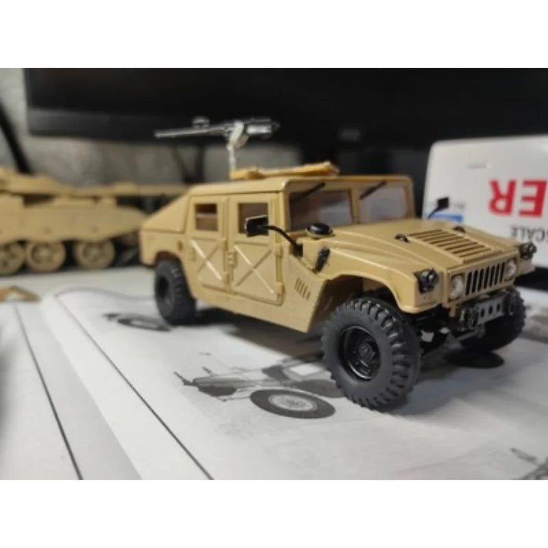 1/35 Scale US Military Hummer Armored Transport Assault Off-Road Vehicle Assembly Model Kit