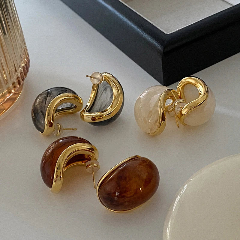 French Retro Brown Resin Water Drop Stud Earrings for Women Luxury Oval C-Shaped Earrings Fashion Charms Jewelry Gifts 2025 New