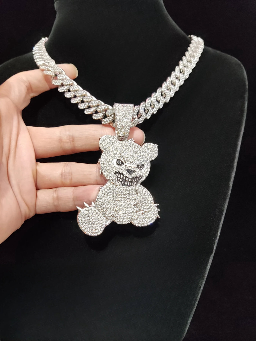 2024 New Arrival Hip Hop Bear Shape Pendant Necklace Men Women Chain Iced Out Bling Bling Necklaces HipHop Jewelry Fashion Gift