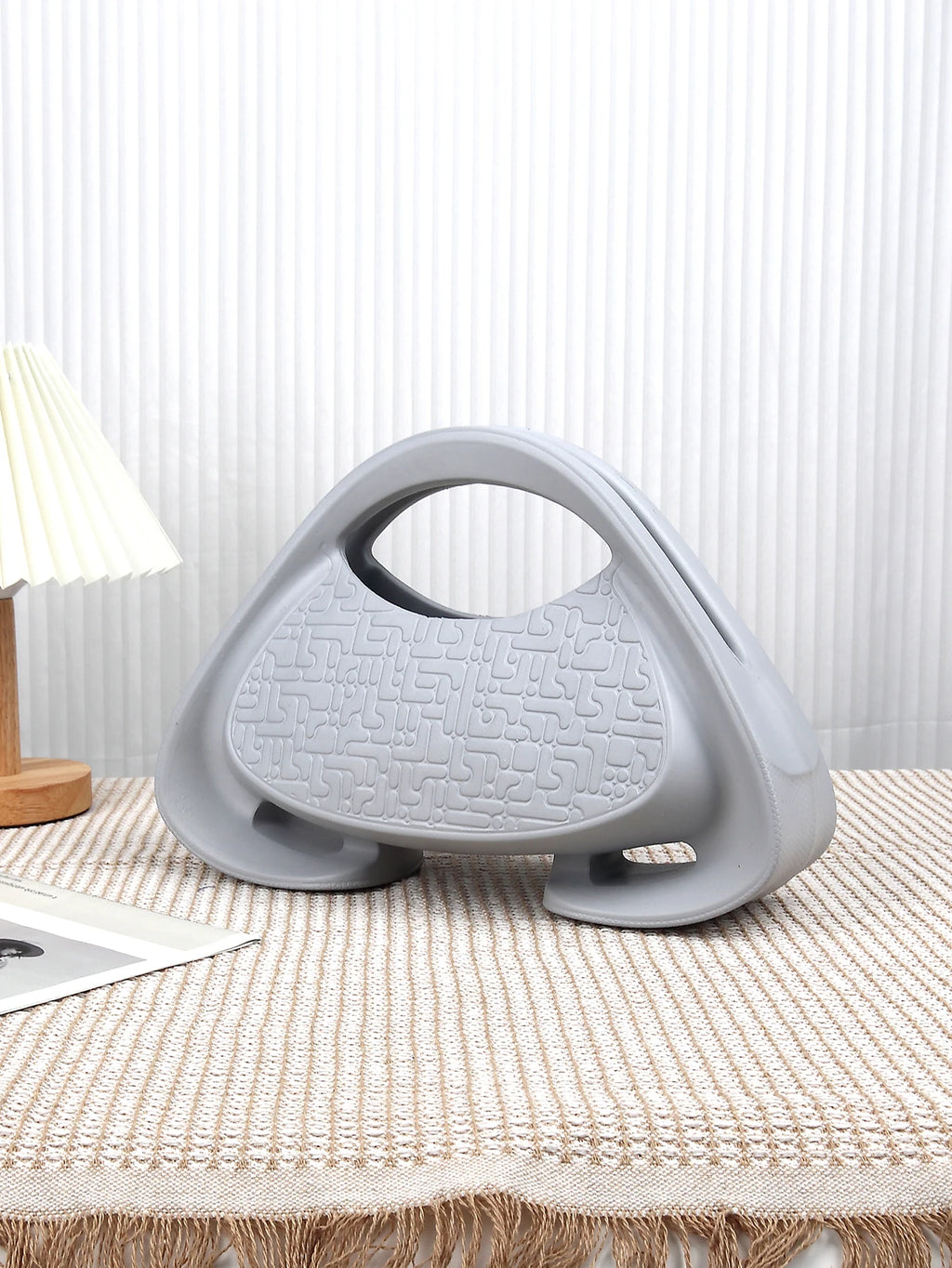 Unique Handheld Bag for Women's 2024 New Versatile Handheld Saddle Bag with a Small Texture for Casual Crossbody Bag