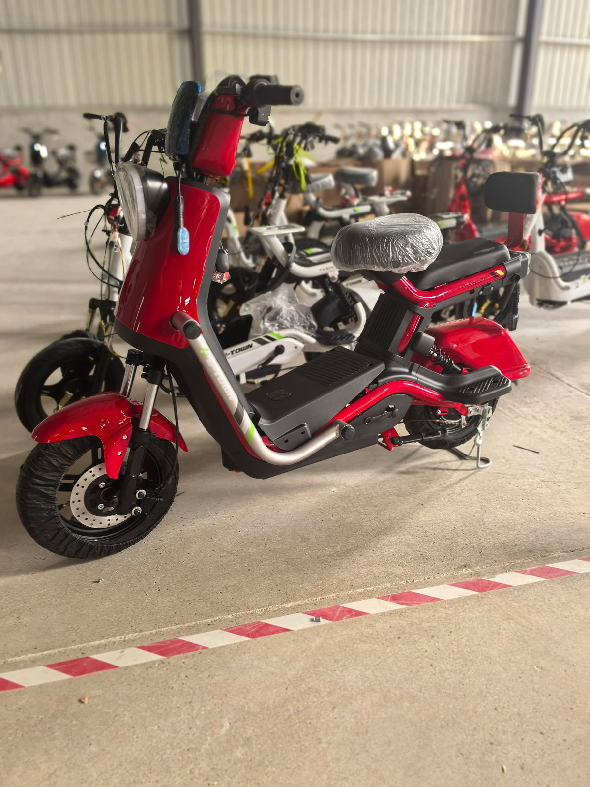 Electric City Bike Scooter Front Disc Brake Long Range Hot Sale Big Power-assisted Bicycle  for Adults