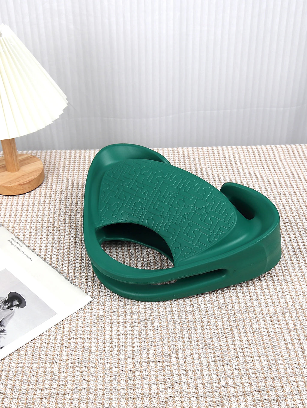 Unique Handheld Bag for Women's 2024 New Versatile Handheld Saddle Bag with a Small Texture for Casual Crossbody Bag