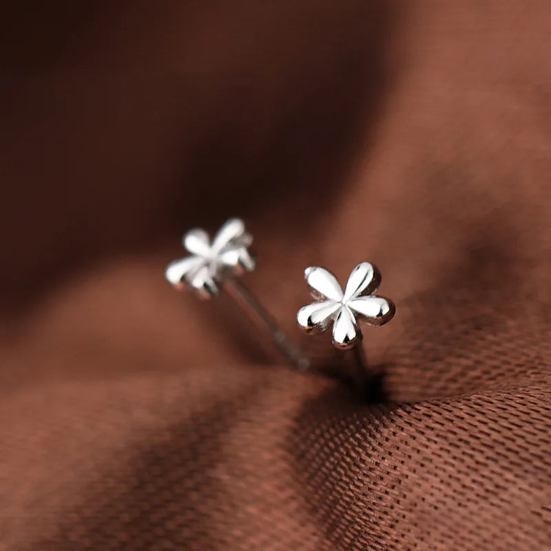 Girls' Minimalist Simple Stud Earrings Simple Little Flower Golden/White Nail Female Trendy Piercing Ear Accessories Cute Gifts