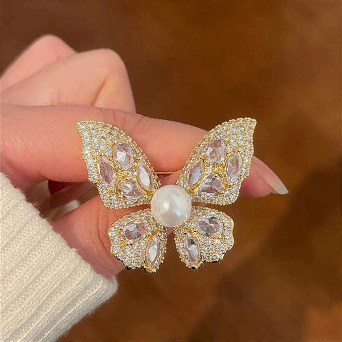 Luxury Butterfly Brooch, Exquisite Chest Flower Pin, Ladies' Jewelry Gift, Birthday Party Clothing Or Backpack, Suit Accessories