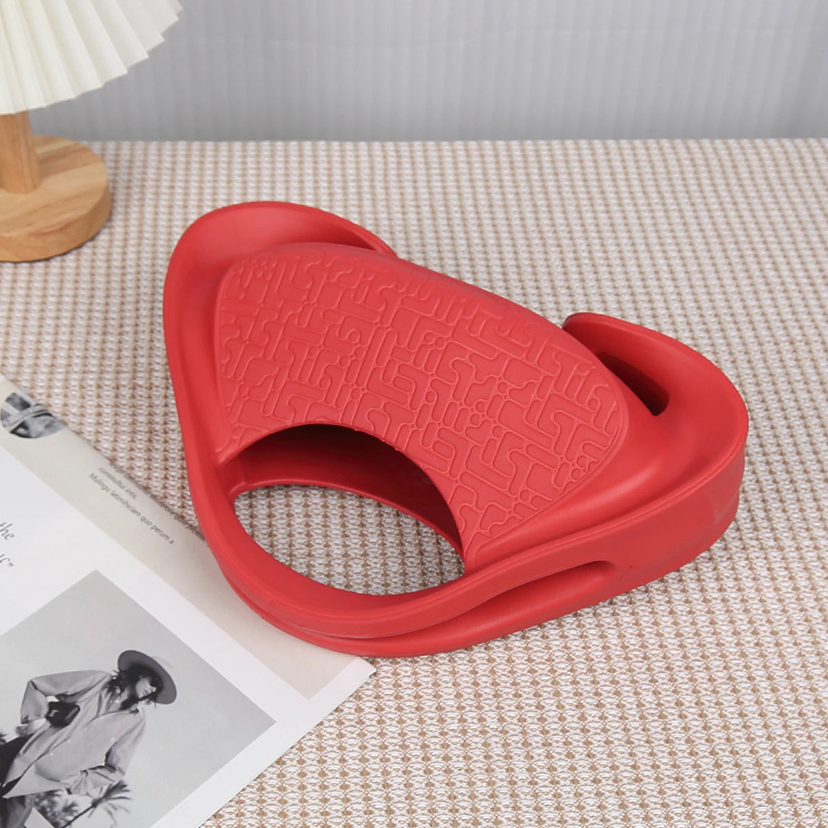 Unique Handheld Bag for Women's 2024 New Versatile Handheld Saddle Bag with a Small Texture for Casual Crossbody Bag