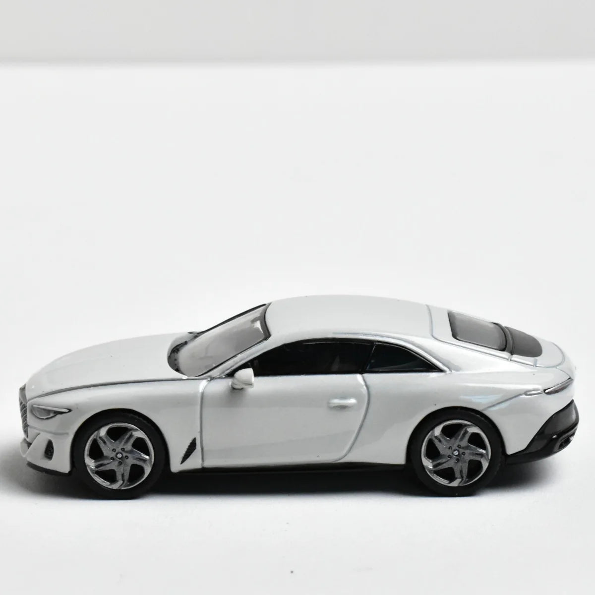 MINIGT TSM 969 1:64 Batur Diecast Model Car