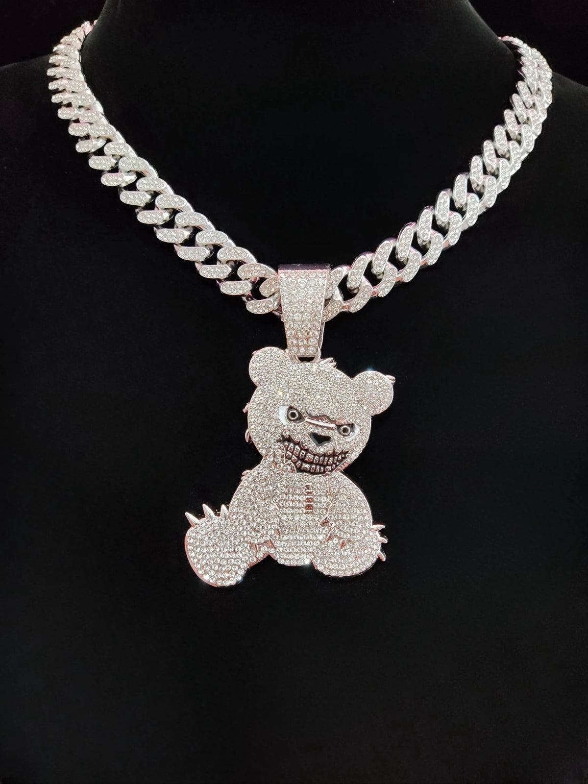 2024 New Arrival Hip Hop Bear Shape Pendant Necklace Men Women Chain Iced Out Bling Bling Necklaces HipHop Jewelry Fashion Gift