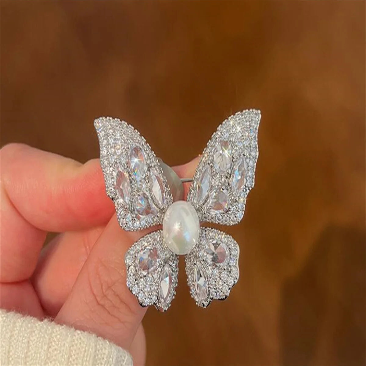 Luxury Butterfly Brooch, Exquisite Chest Flower Pin, Ladies' Jewelry Gift, Birthday Party Clothing Or Backpack, Suit Accessories