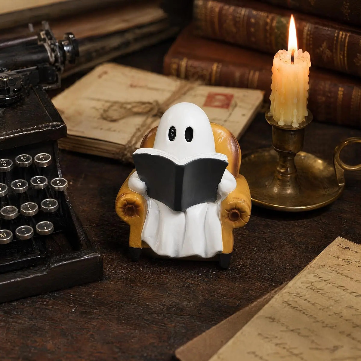1 Piece Halloween Ghost Figurine Sitting on a Sofa Reading a Book, Ghost Halloween Decoration, Cute Ghost Decor, Halloween Decoration, Gift for Indoor Book Lovers