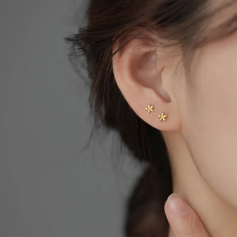 Girls' Minimalist Simple Stud Earrings Simple Little Flower Golden/White Nail Female Trendy Piercing Ear Accessories Cute Gifts