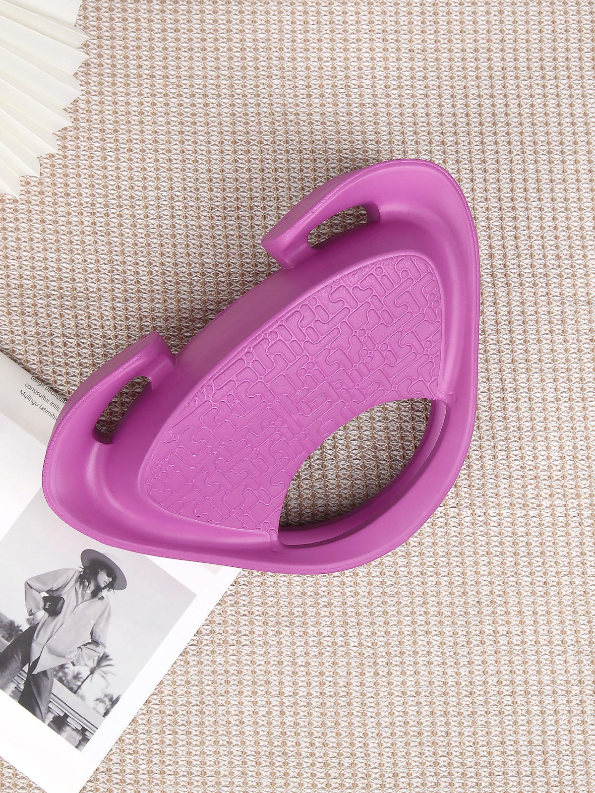 Unique Handheld Bag for Women's 2024 New Versatile Handheld Saddle Bag with a Small Texture for Casual Crossbody Bag