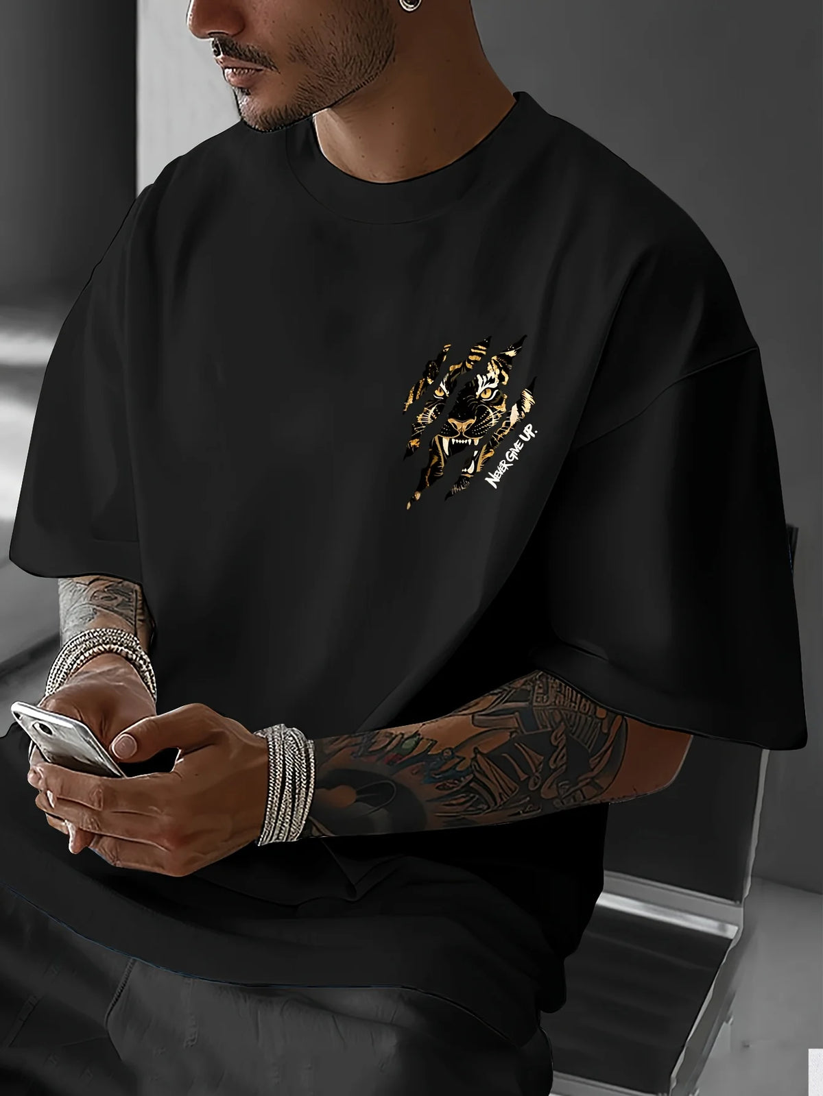 Tiger Claw Mark Never Give Up Print on Premium Soft 100% Cotton Men's T-Shirt Perfect for Summer Streetwear and Bold Style