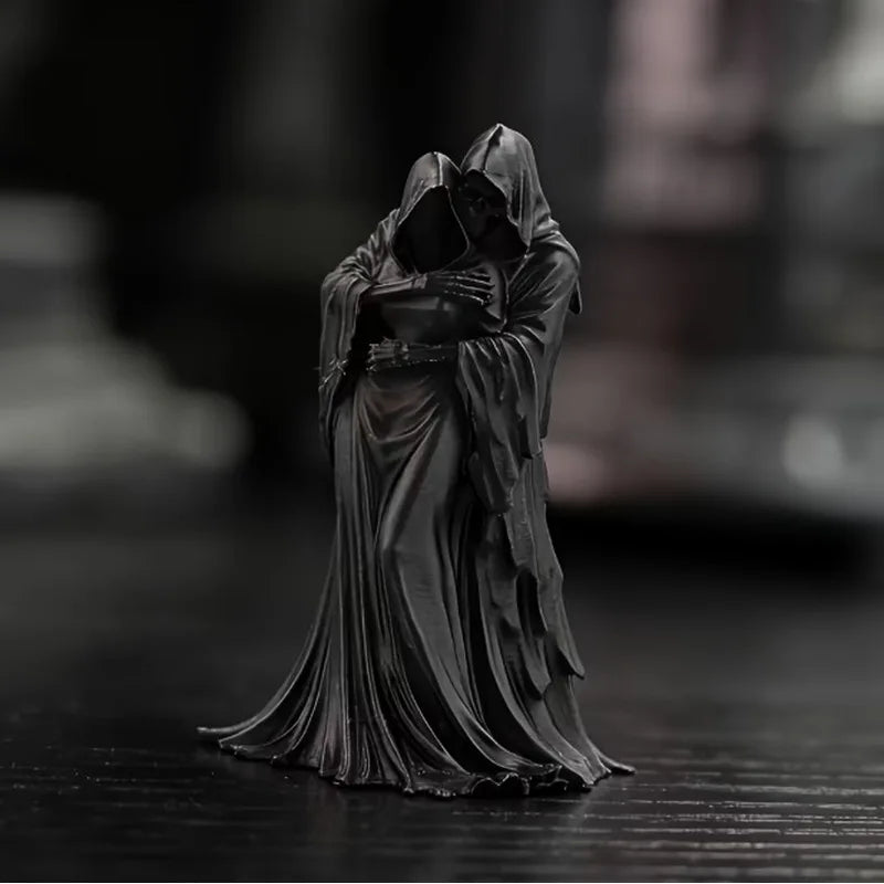 1pc Halloween Ghost Ornament，Dark-Style Grim Reaper Embracing Small Statue，Home Bookshelf Desktop Craft Decor Ornament