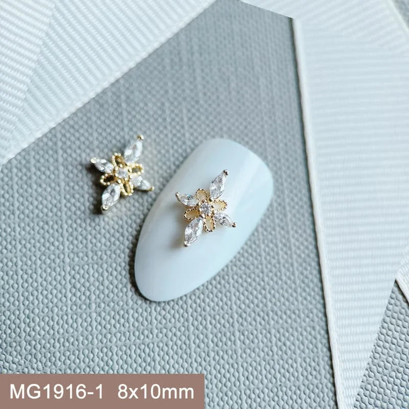 10pcs 3D Luxury Nail Art Charms Zircon Metal Star And Flower Decorations Starlight Jewelry Accessories for Manicure Supplies