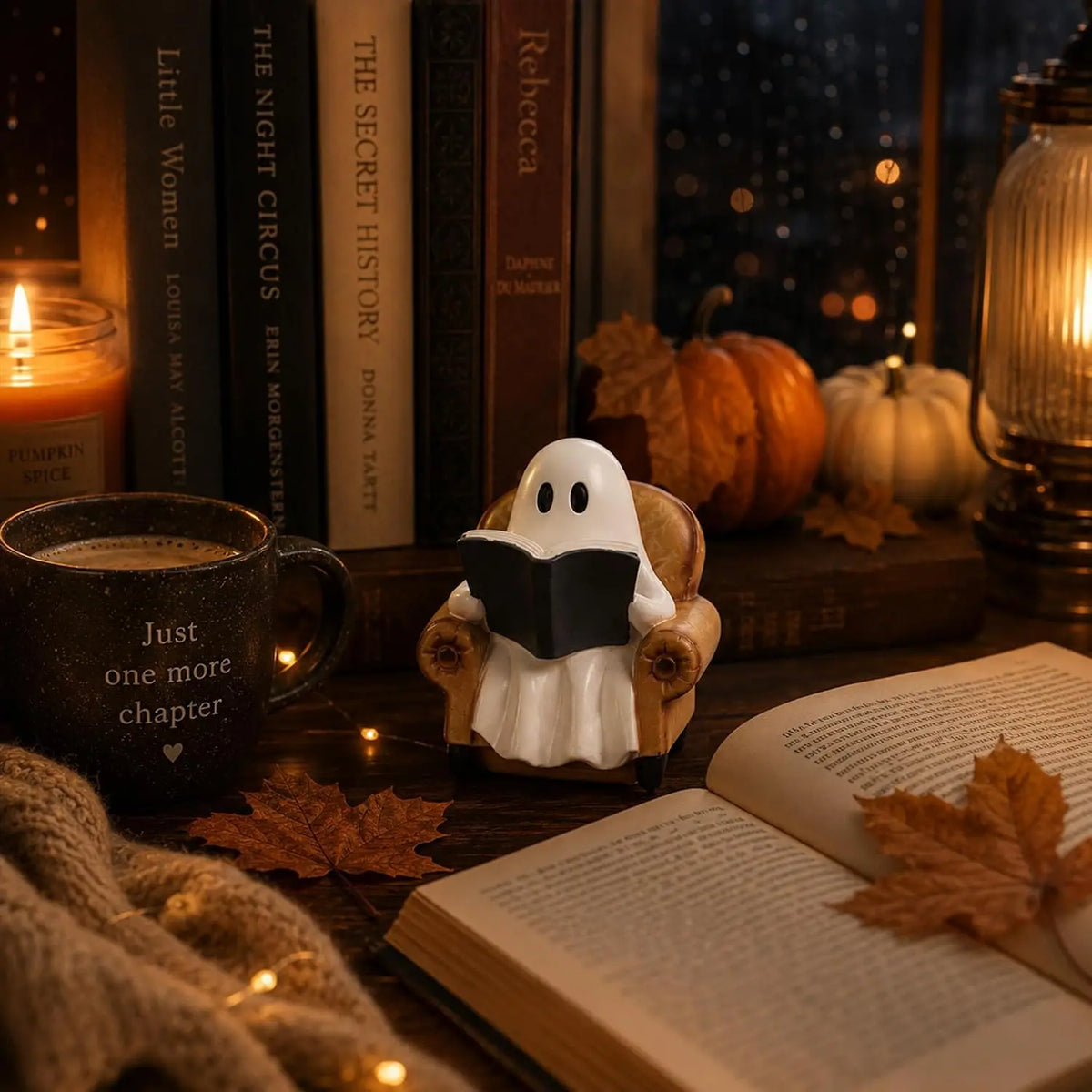 1 Piece Halloween Ghost Figurine Sitting on a Sofa Reading a Book, Ghost Halloween Decoration, Cute Ghost Decor, Halloween Decoration, Gift for Indoor Book Lovers