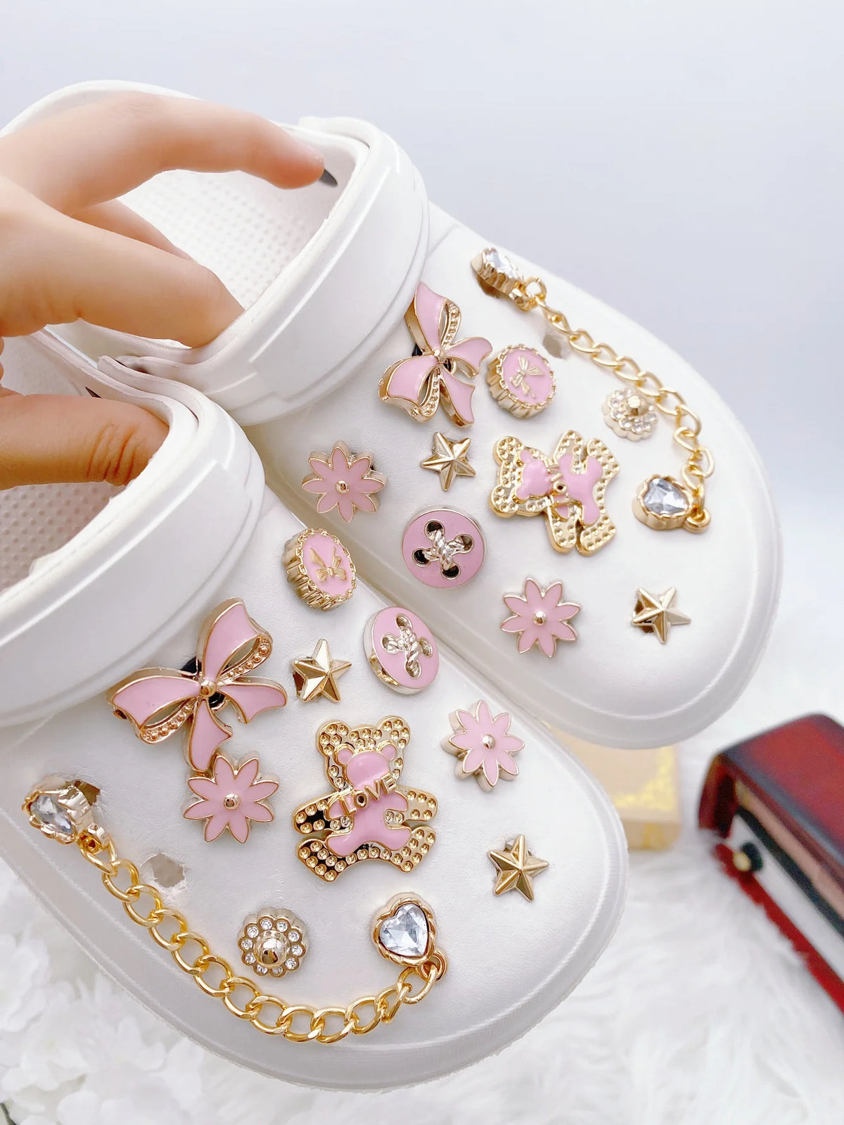 20 Pcs Trendy Pink Bear Chain Shoe Charms, Detachable DIY Accessories for Garden Shoes & Sandals, Versatile Outdoor Shoe Decorat