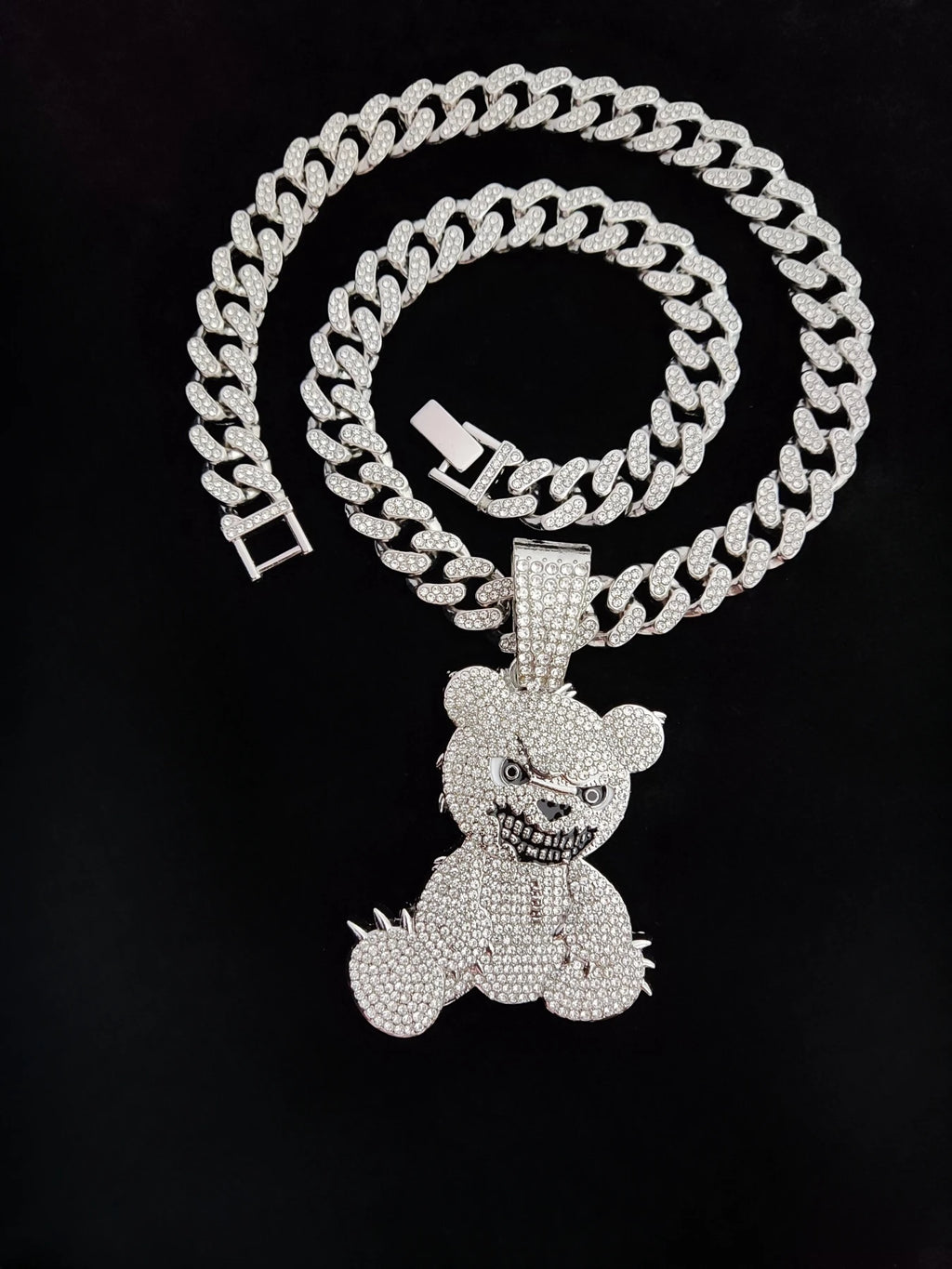 2024 New Arrival Hip Hop Bear Shape Pendant Necklace Men Women Chain Iced Out Bling Bling Necklaces HipHop Jewelry Fashion Gift
