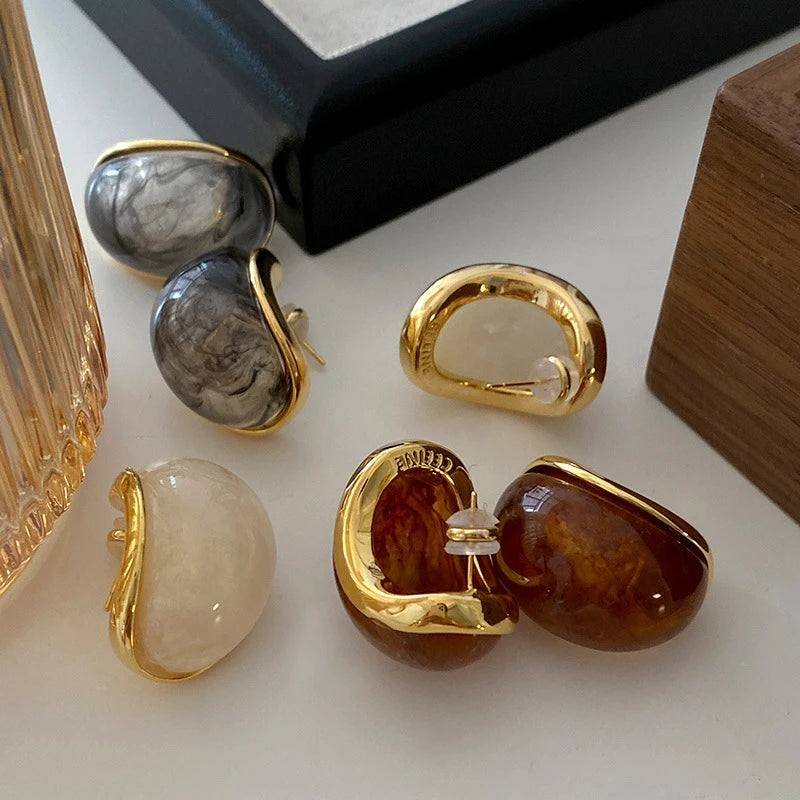 French Retro Brown Resin Water Drop Stud Earrings for Women Luxury Oval C-Shaped Earrings Fashion Charms Jewelry Gifts 2025 New
