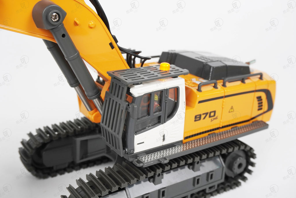 Mini Excavator 1/50 970 Electric Excavator Simulation Model With Lighting System Desktop Remote Control Excavator Model Toy