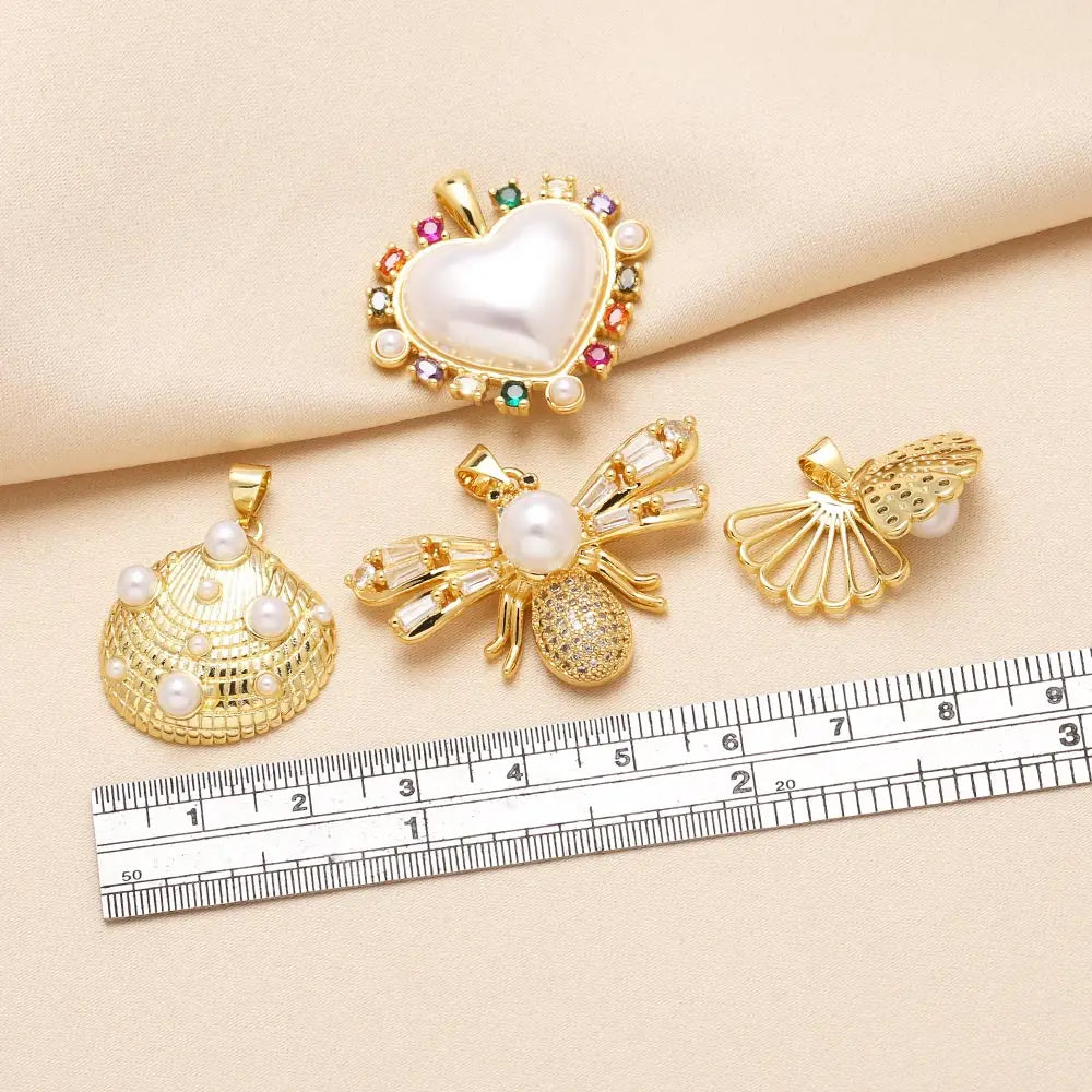 OCESRIO Multicolor Crystal Pearl Heart Pendant for Necklace Copper Gold Plated Scallop Bee Jewelry Making Component pdtb707