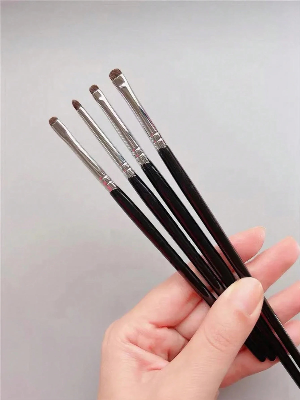 1 Set Of 4 Black Eye Detail Makeup Brushes Pony Hair Precision Eye Shadow Lying Silkworm Brightening Eyeliner Applicator Small