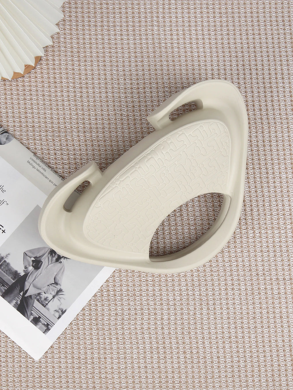 Unique Handheld Bag for Women's 2024 New Versatile Handheld Saddle Bag with a Small Texture for Casual Crossbody Bag